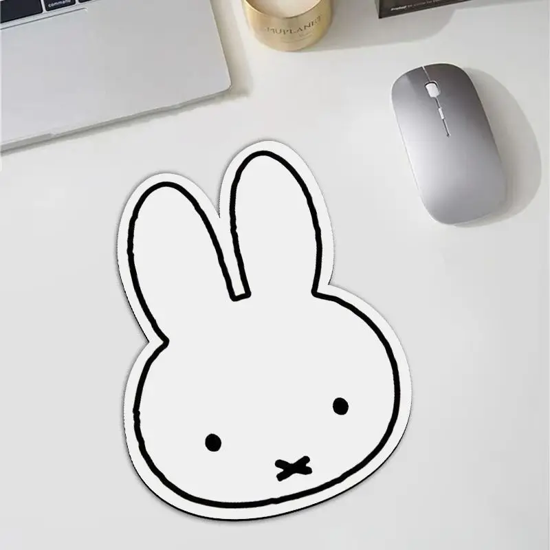 Office Furniture And Design - Mouse Pad em Forma de Coelho